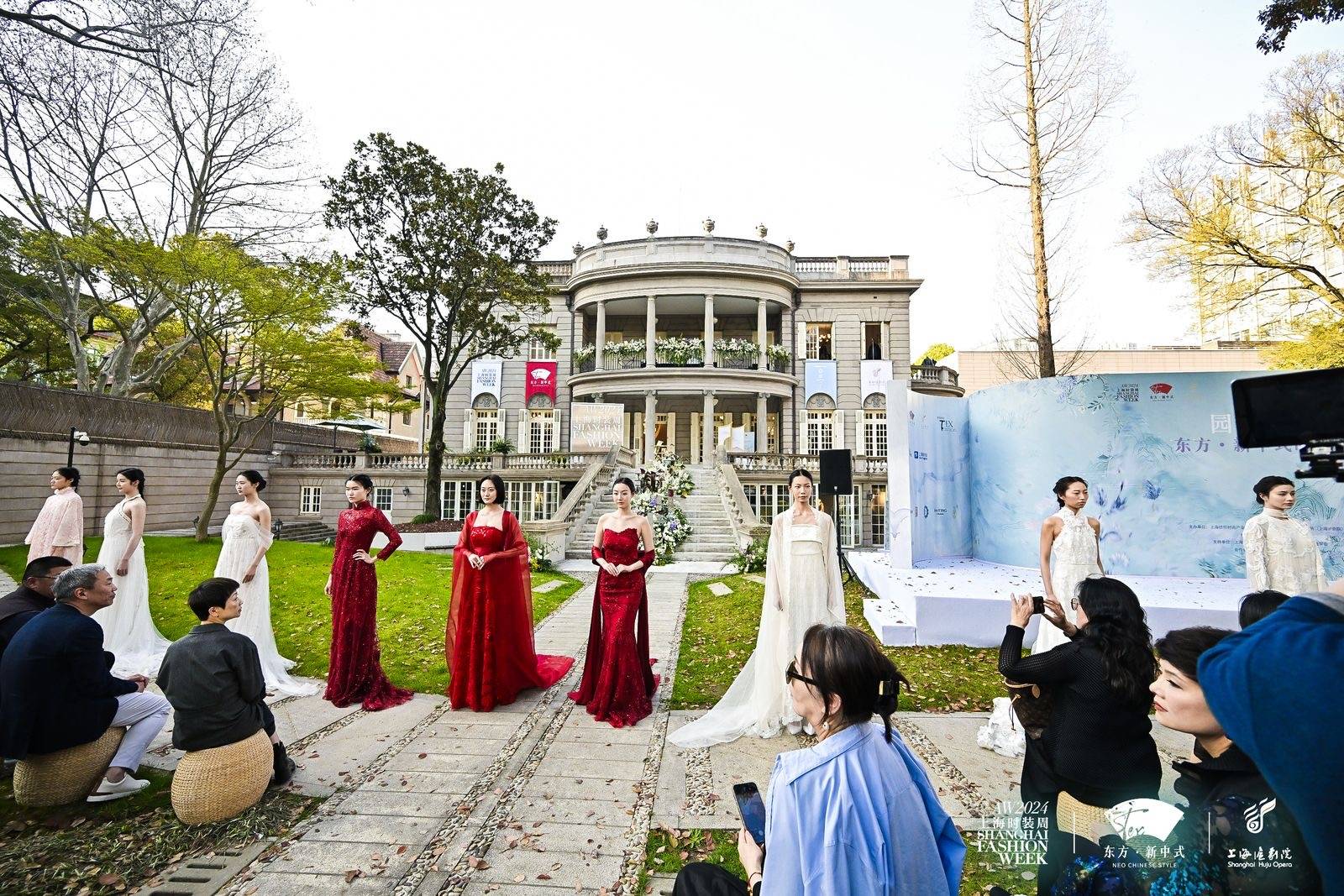 东方新中式绮梦五云间五云间上海时装周沉浸艺术发布会