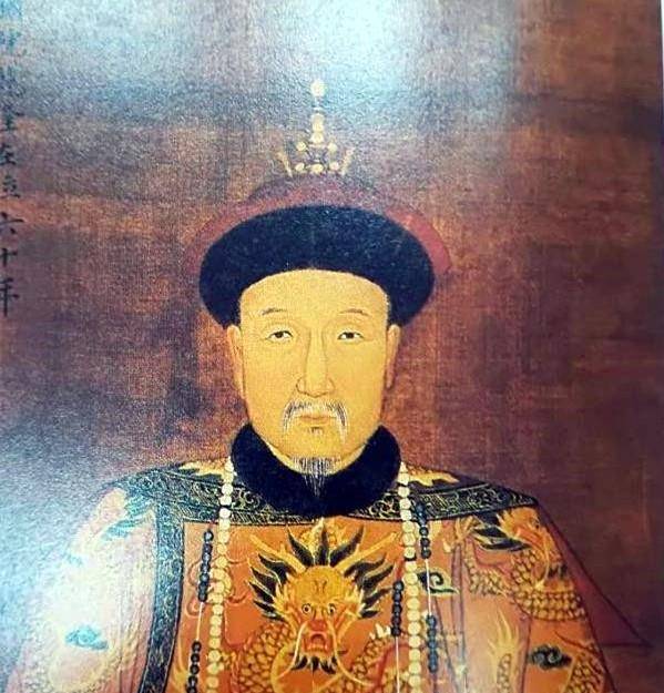 乾隆朝服像康熙四十五年,康熙派御医刘声芳,李德聪前去为正黄旗包衣