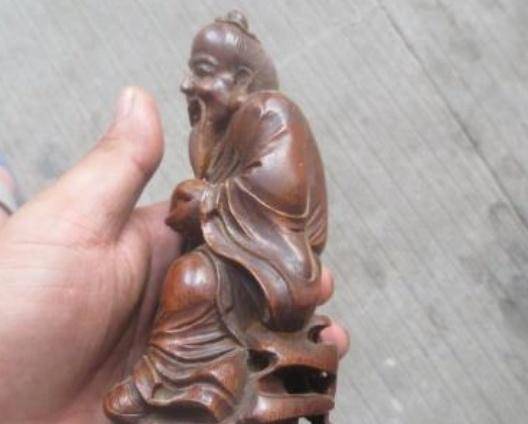 原创130万和田玉换来一件根雕专家鉴定之后大哥就当交学费了