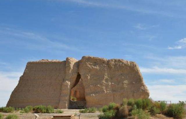 汉代烽火台是咋工作?一夜传三千里,5种烽火全天候传递不同信号_烽燧_