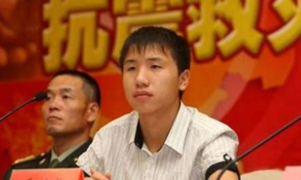 原创还记得汶川抗震小英雄雷楚年吗英雄变反面教材被判12年