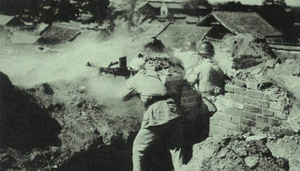 原创原创1948年王耀武被俘家中竟搜出2台拖拉机陈毅笑道藏这干啥