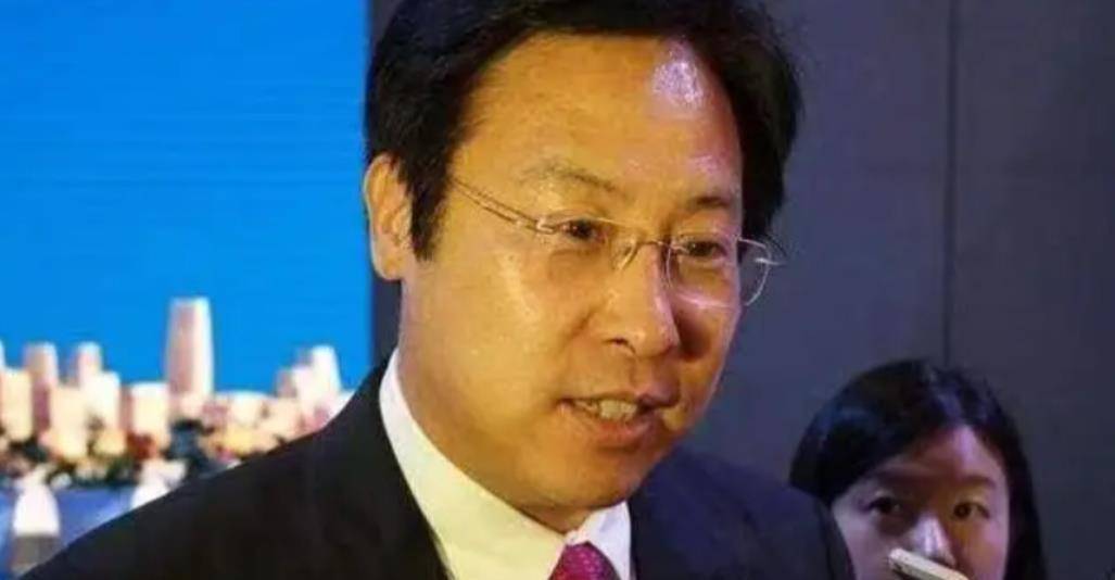 每天报销公款40万,2020年被判死缓_银行_董事长_贷款