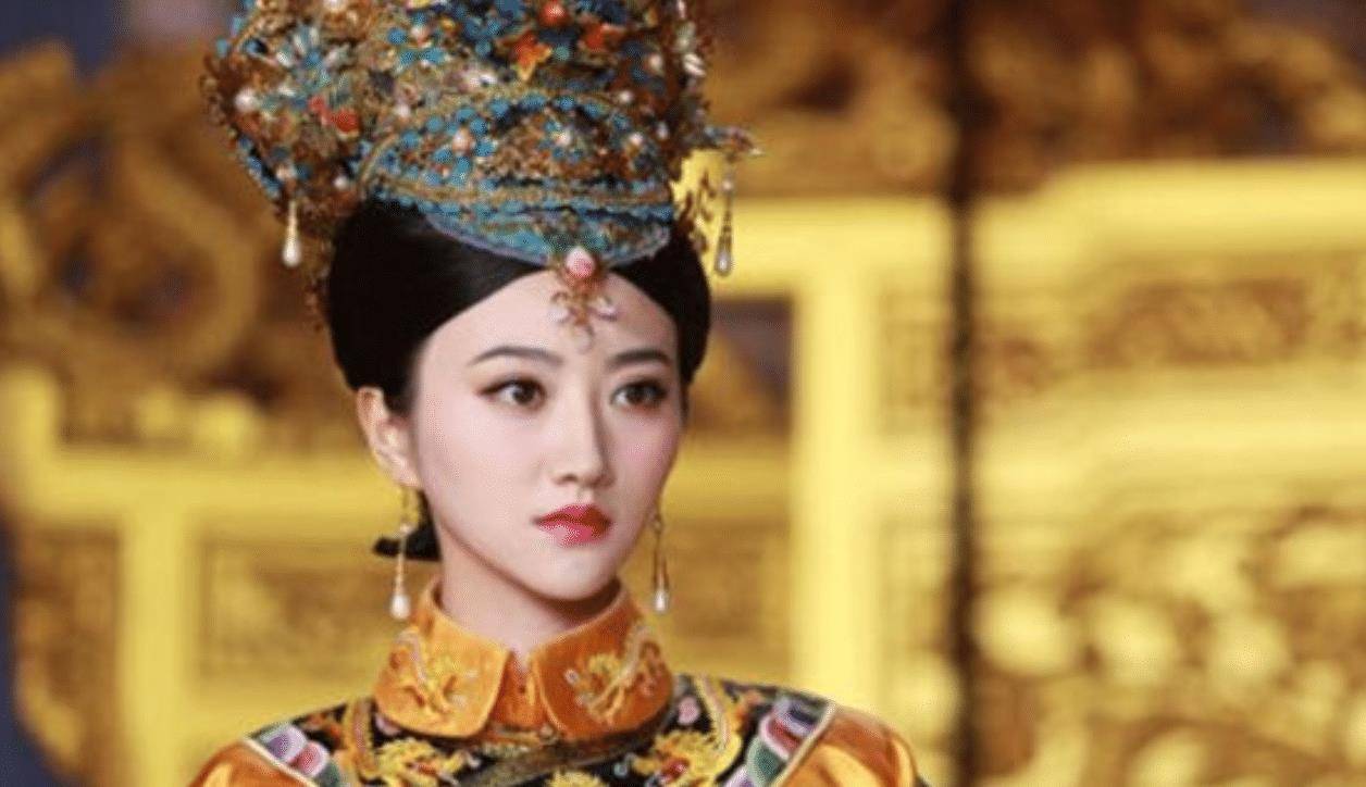 改国号为崇德,封布木布泰为庄妃,那时的后宫几乎是蒙古族女子一家独大