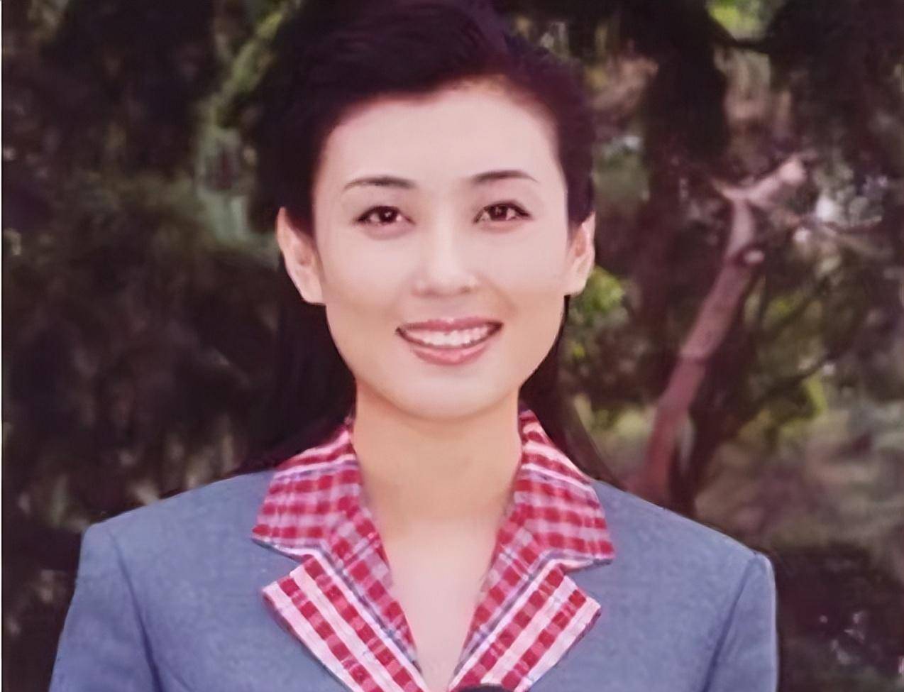 原创14岁辍学18岁逃婚从洗碗工逆袭成央视一姐这个东北姑娘不简单