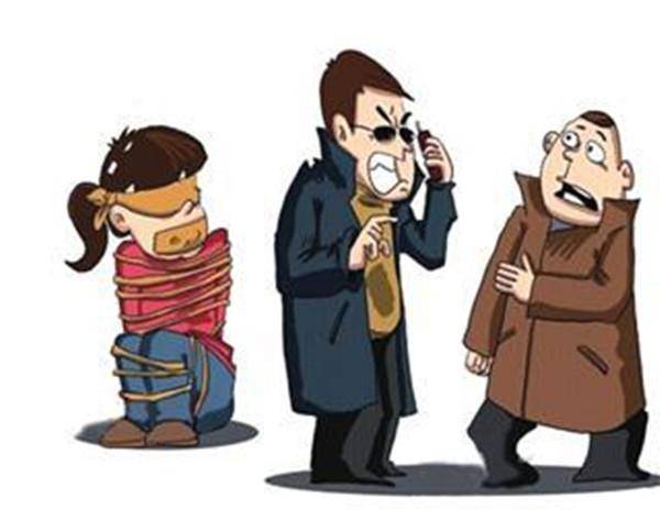 的妻子秦某,否则就要杀人灭口这户人家的男主人听到他的妻子被挟持了