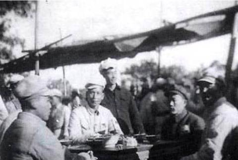 袁克服,参加革命时期很早,早期一直搞农民运动,后参加过黄麻起义.