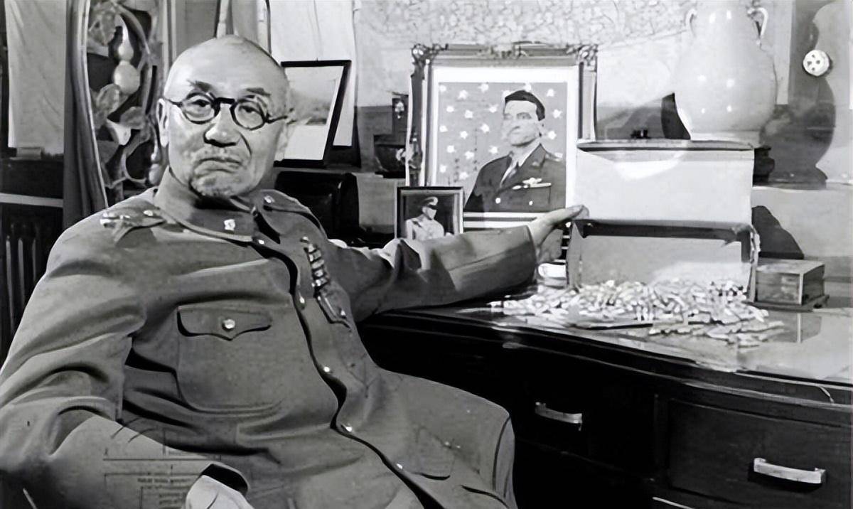 娄福生莫名其妙,梁培璜一脸凝重:"望兄回报阎长官,这便是我梁某与临汾