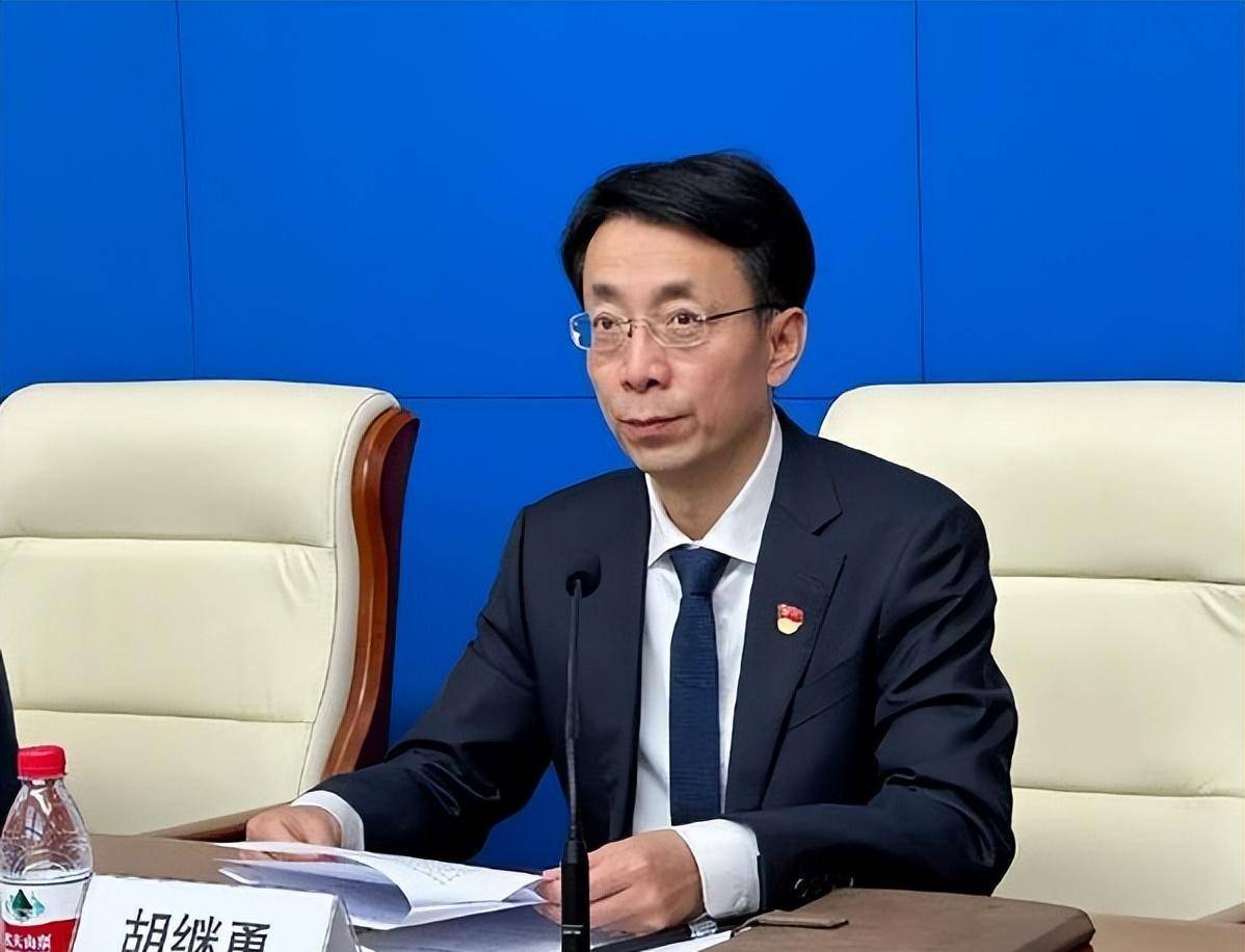 原创从董小姐到每月零花钱20万的烟草二代垄断行业惹了谁