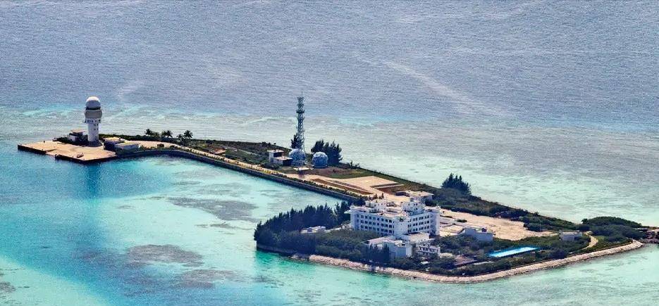 由于东门礁环境恶劣是出了名的,附近海域的天气常态是高温,高湿,高盐