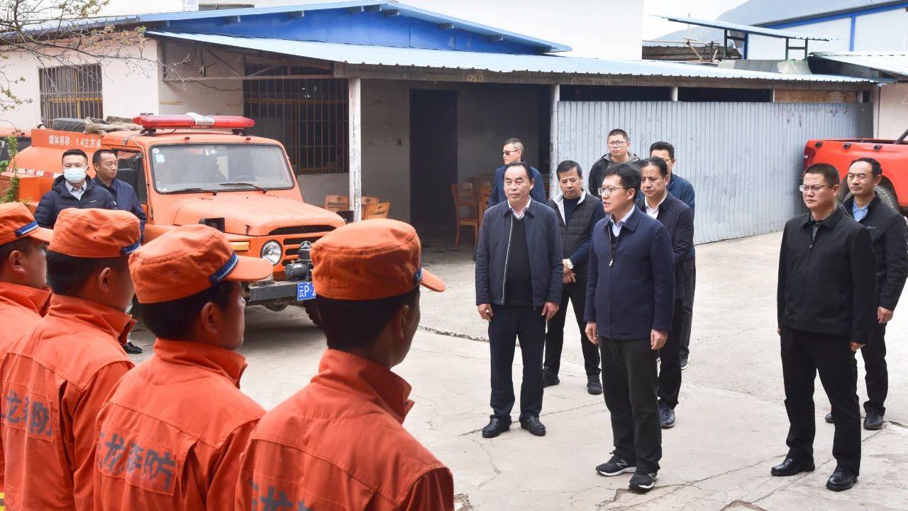 李刚到玉龙县古城区巡林并调研森林草原防灭火工作