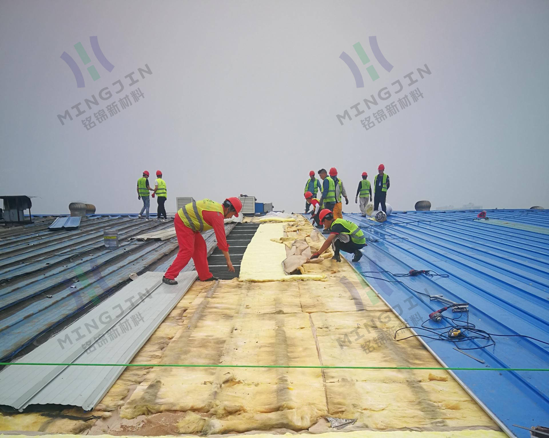 彩钢瓦翻新全攻略,彩钢瓦翻新包工包料多少钱一平方?揭秘行业价格!_材