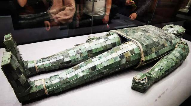 盗墓贼偷盗陵墓陪葬品金银珠宝皆可盗却有一样东西都不敢动