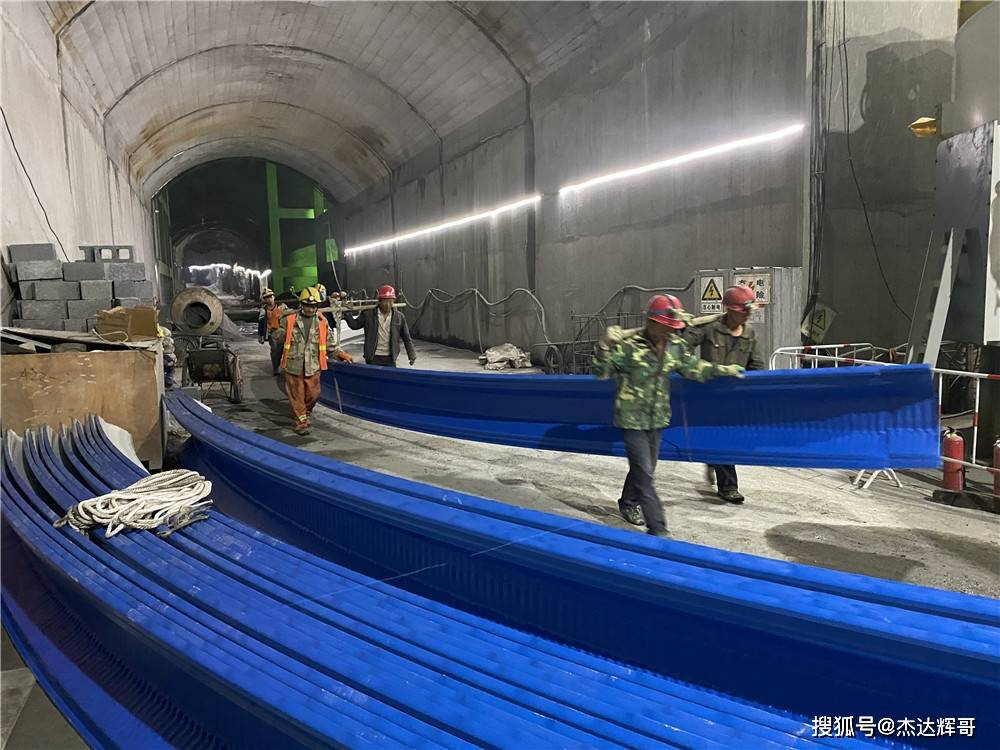 粮食储备库屋顶加盖拱形结构强化储粮环境