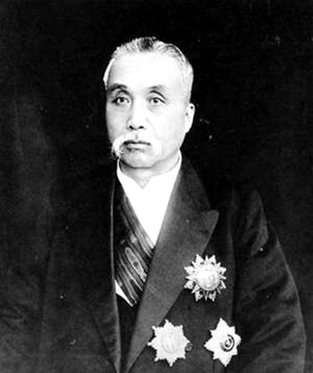 徐世昌退隐多年,却因府院之争白捡一个总统之位_段祺瑞_袁世凯_冯国璋