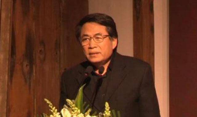 油画院院长杨飞云:以妻子佟芃芃为模特,6幅画拍出7179万的天价_杨云飞