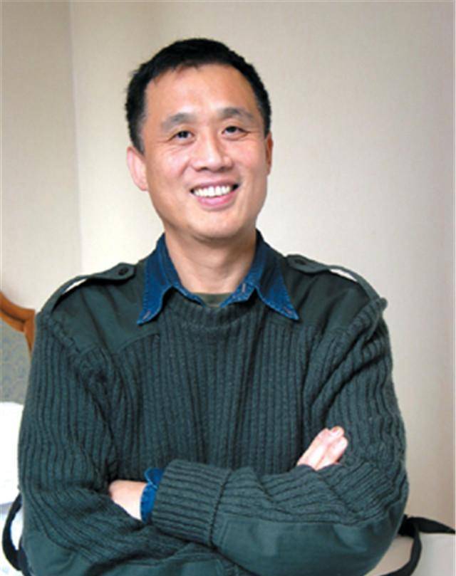 留下2个儿子,如今反目成仇_周伟_周璇_周民