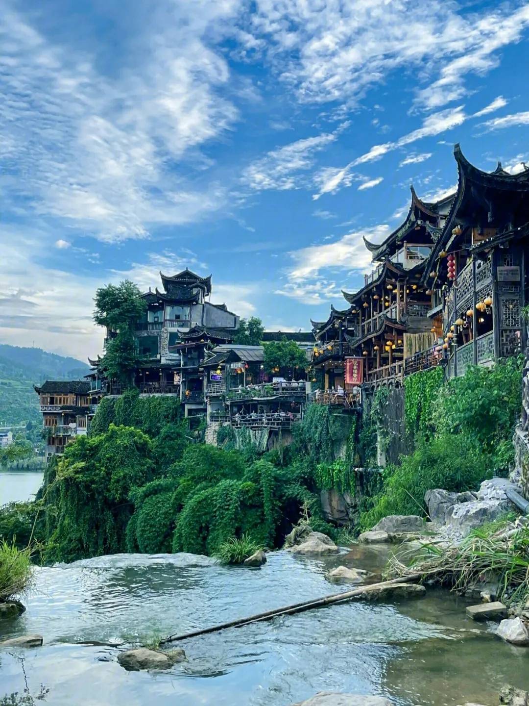 在去之前也做了不少张家界旅游攻略及价格,因为之前没去过,看了一些