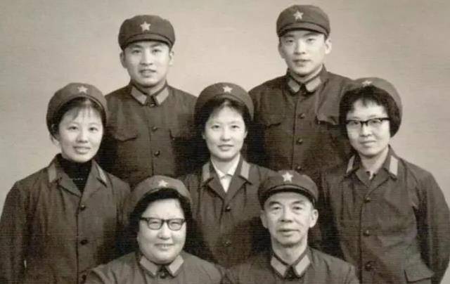 原创曾雍雅14岁参军38岁授少将49岁任西藏军区司令员享年78岁