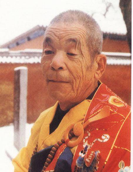 少林寺里厉害的武僧,曾为少林出手,立下生死状后一掌秒敌_德根_锻炼