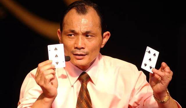 亚洲赌王尧建云靠赌博一夜赢600万出老千被断腿后成反赌先锋