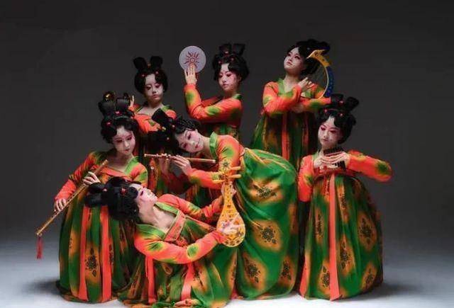 原创唐宫夜宴盛唐侍女爆红再往前六百年洛阳的侍女竟是这样