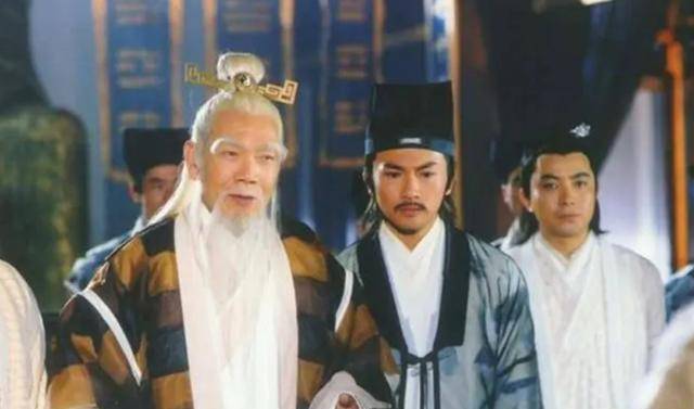 原创张三丰大白眉鹰王几十岁为啥还喊殷兄看看他的另一个身份是啥