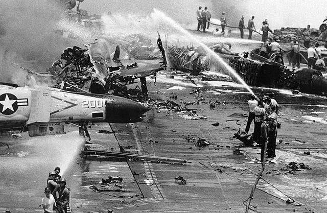 原创98名越军特种兵夜袭美军基地摧毁164架战机事后得到20字评价