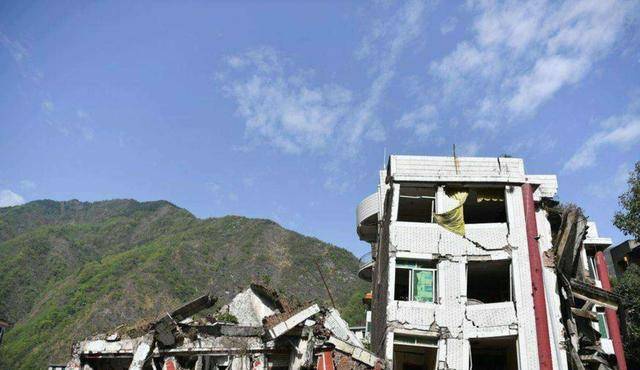 辽宁省给出了地震意见,1975年上半年,尤其是一二月份,营口到大连一带