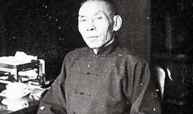 在清末民初这段时间里,上海最出名的三个青帮大佬要数黄金荣,杜月笙和