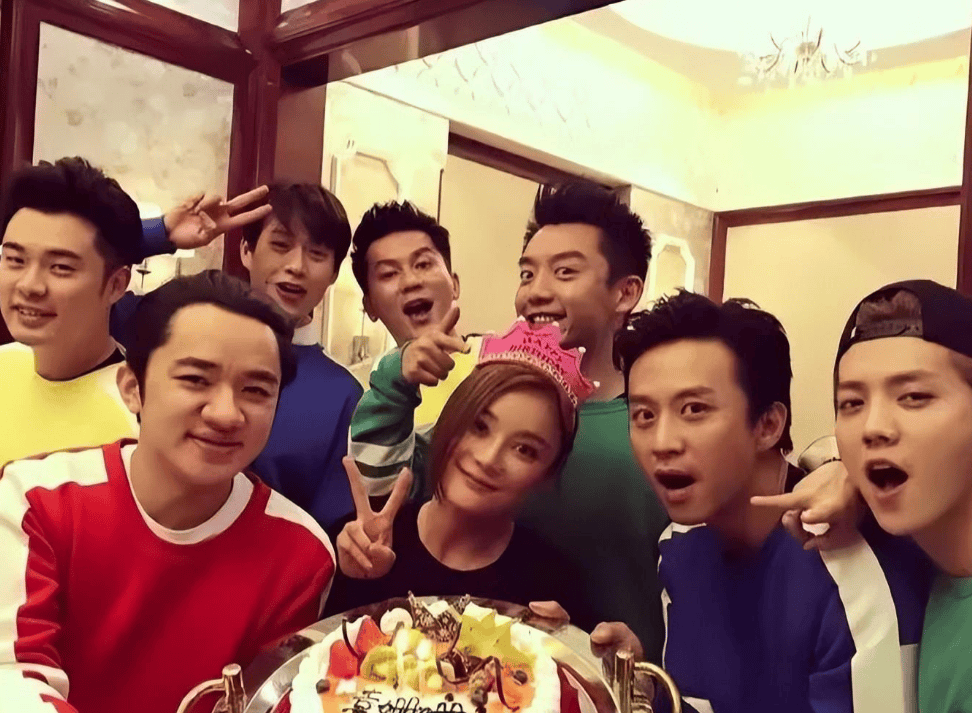 原创靠健身照卖弄性感的她被嘲无戏可拍赵丽颖曾给她做配