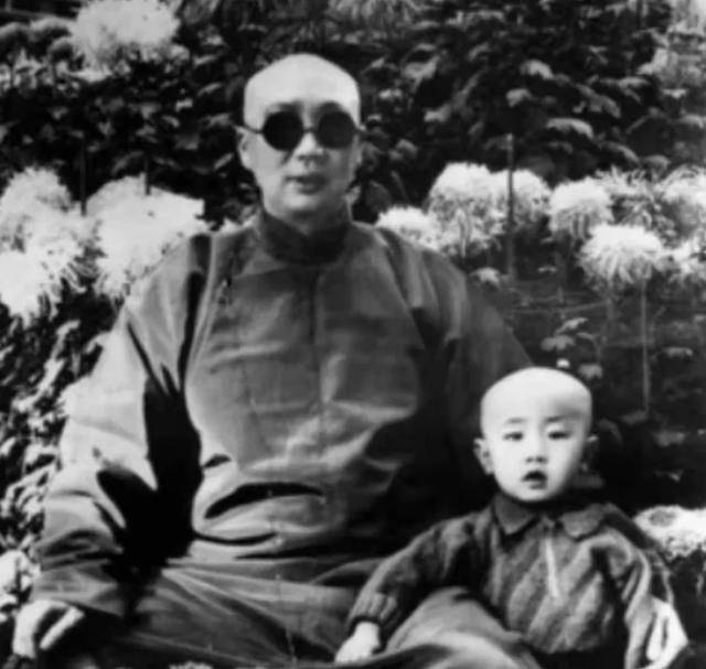 末代太监小德张侍奉过2位太后娶了4个姨太晚年结局怎么样