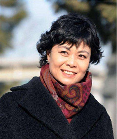 原创中国近现代十大女作家萧红第二琼瑶第十第一争议很大