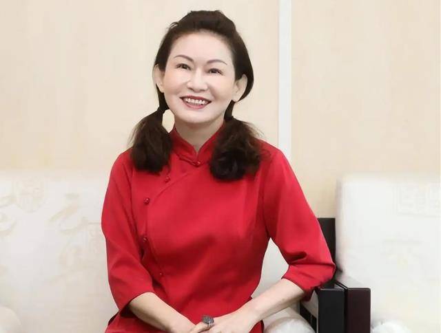 原创山东女首富20年赚下500亿身家一手掌控全球36的玻尿酸市场