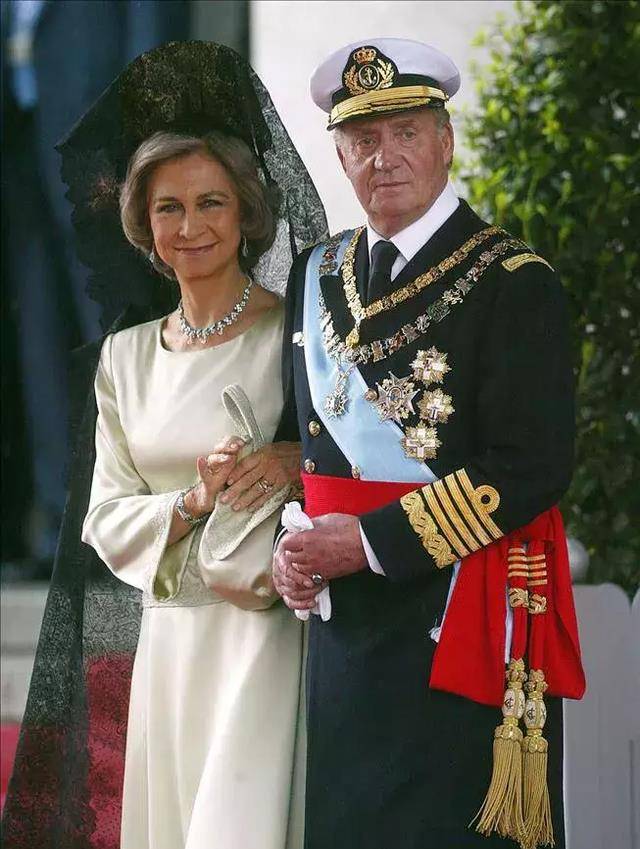 原创科琳娜西班牙老国王1500个情人中最著名的一位被誉为地下王后