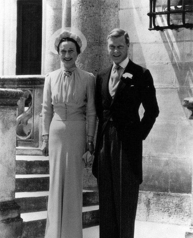 原创这个离婚两次的中年女人到底有何魅力让英国国王不爱江山爱美人