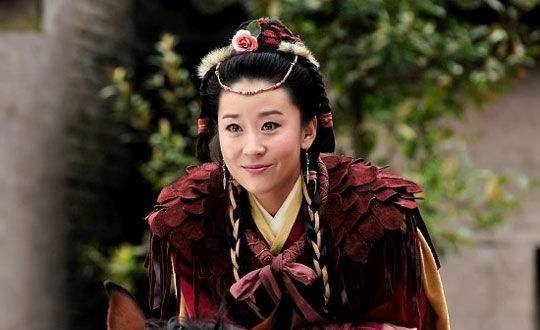 原创在杨家将十二寡妇之中哪一位是死得最惨的万箭穿心穆桂英