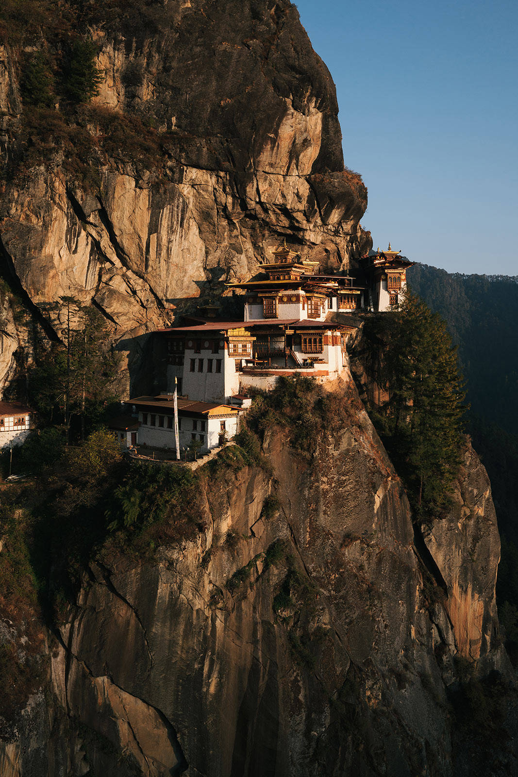 不丹旅游局局长dorji dhradhul说:不丹的灵性遗产与这里的自然美景有