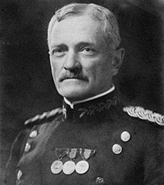 即便在二战中,备受瞩目的巴顿将军也曾是他的得意门生.