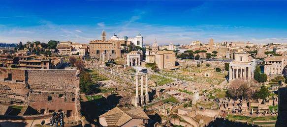 而在遥远的西方大地上,一个叫西法兰克王国的国度,它曾经的君王查理