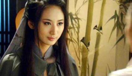 6岁女孩当众作诗,众人皆赞赏,父亲叹息:不检点,送她去道观_李秀兰