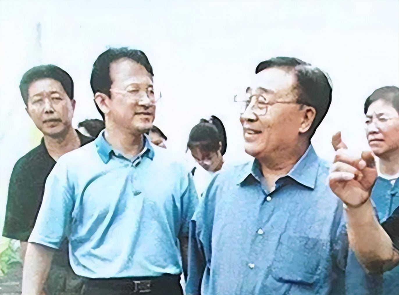 李贵鲜:49岁担任安徽省委书记,曾主政辽宁,担任央行