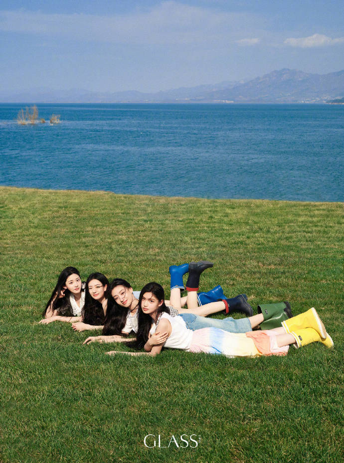 艾米,胡连馨,王和,赵晴 00后四小花合体了