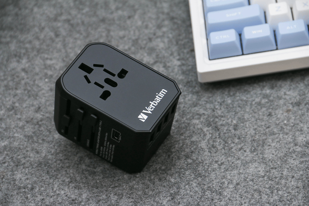 威宝65W氮化镓旅行转换插头:设备都能充,全球224国通用