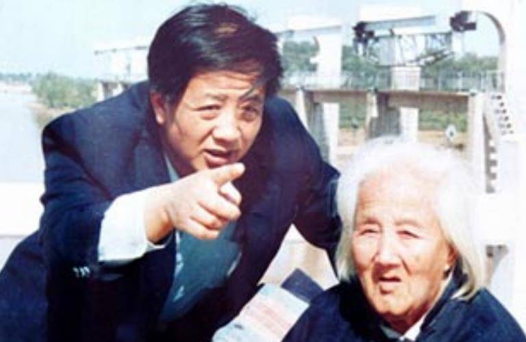 孔繁森逝世快27周年,殉职时年仅50岁,他的三个子女如今何在?