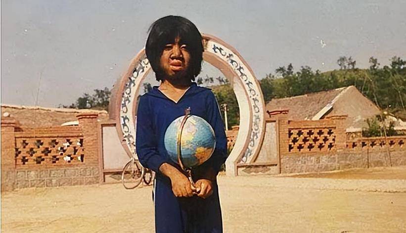 当年轰动一时的"毛孩":42岁娶90后娇妻,生下一子未遗传长毛