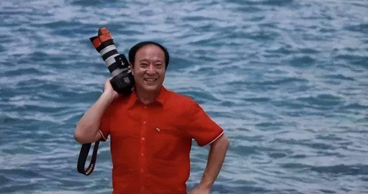 当红时去当名誉县长,五年后却失望而回,72岁的牛群已看破人生