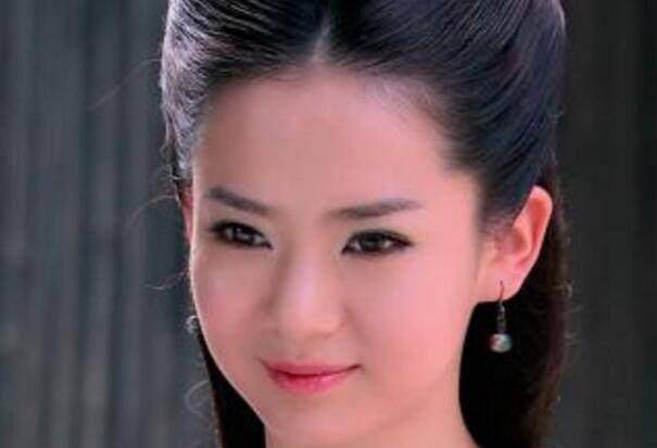 她利用女儿把侄子推上皇帝宝座,却因养小丈夫而晚节不保