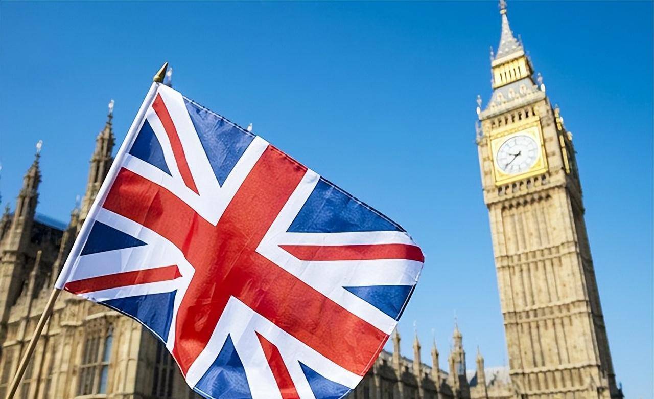 英国男子体重曾达1016斤,普通救护车都装不下,没有工作女友离去