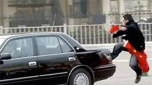 10年前,那个手持u型锁猛砸日系车并砸残车主的蔡洋,出狱了